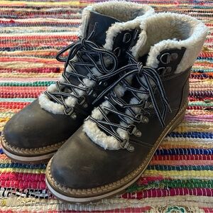 Alpine Design Holly Boots Brown Nubuck Leather Faux Shearling Lug Sole Size 9